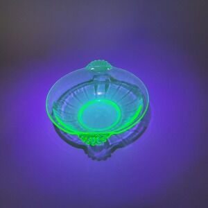 Vintage Green Uranium Glass Ribbed Bowl Scalloped Shell Handles 9 inch Glows
